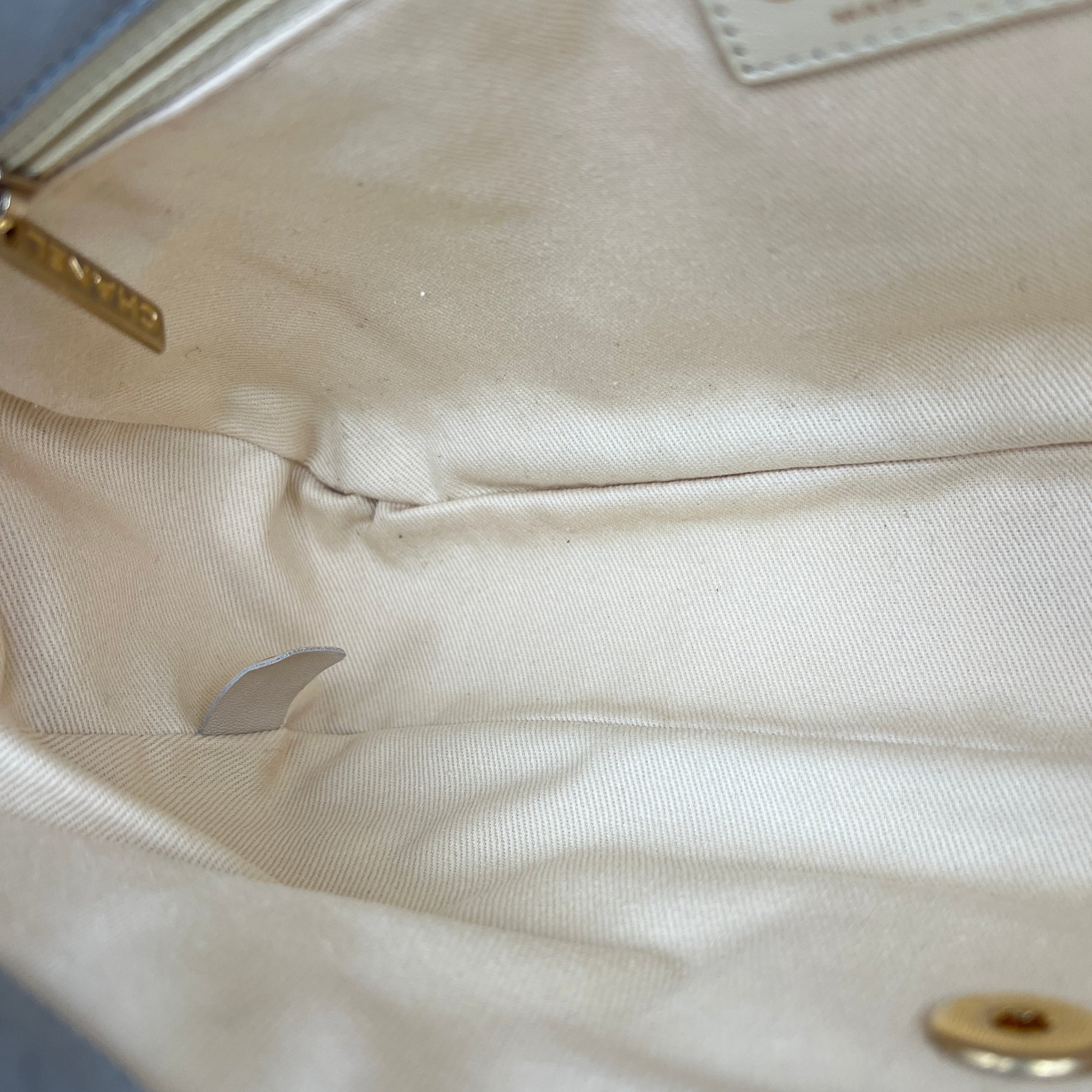 CC Quilted Shoulder Bag Grey in Lambskin, Gold hardware