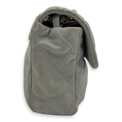 CC Quilted Shoulder Bag Grey in Lambskin, Gold hardware