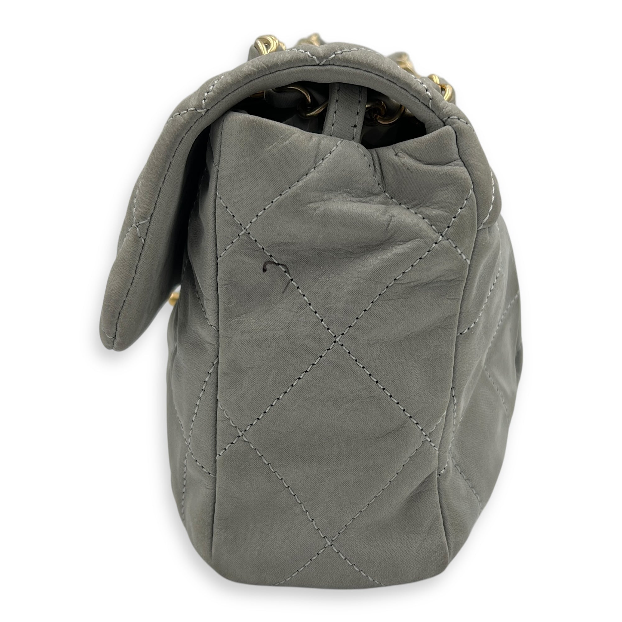 CC Quilted Shoulder Bag Grey in Lambskin, Gold hardware