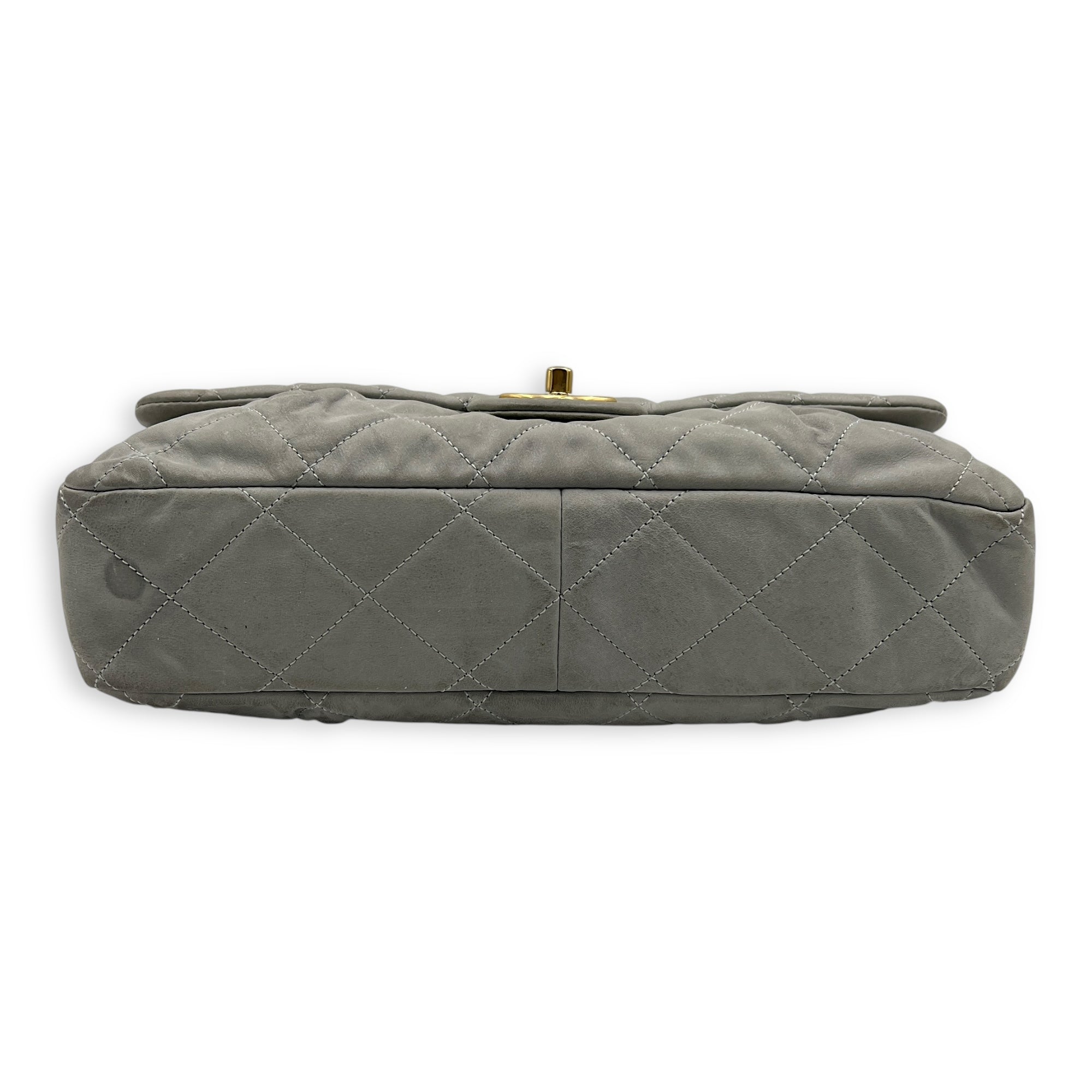 CC Quilted Shoulder Bag Grey in Lambskin, Gold hardware