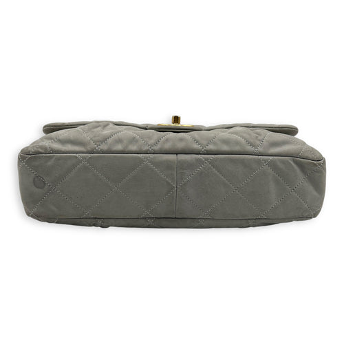 CC Quilted Shoulder Bag Grey in Lambskin, Gold hardware