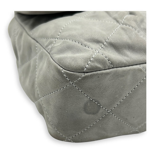 CC Quilted Shoulder Bag Grey in Lambskin, Gold hardware