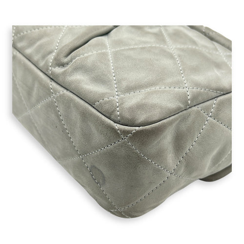 CC Quilted Shoulder Bag Grey in Lambskin, Gold hardware