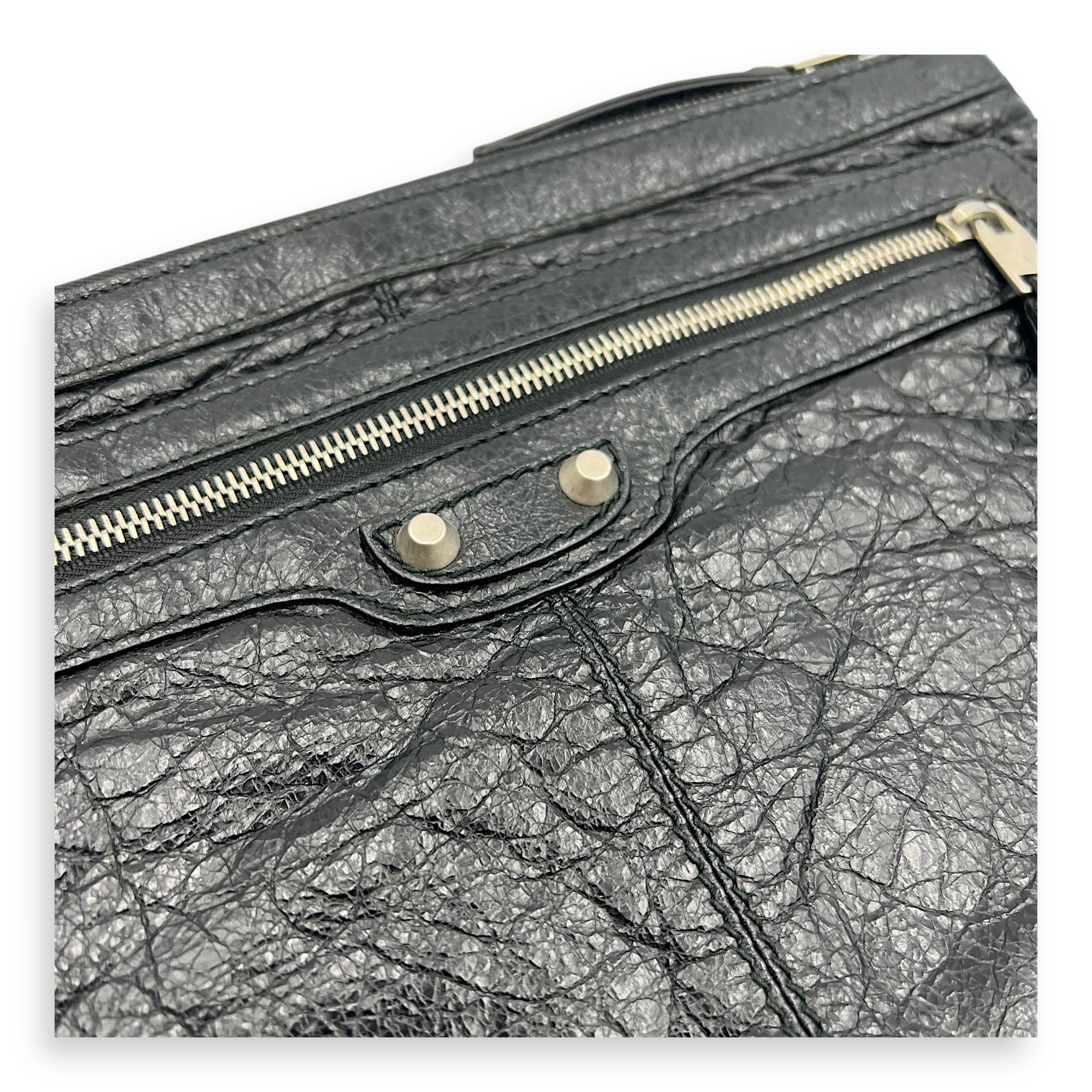 City Pouch Black in Calfskin, Ruthenium hardware
