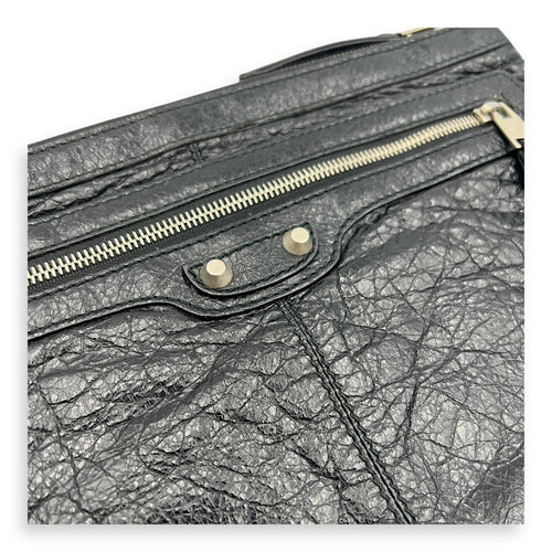 City Pouch Black in Calfskin, Ruthenium hardware