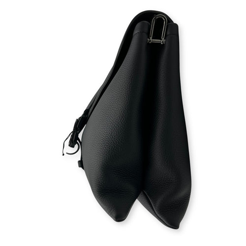 Saddle Messenger Black in Calfskin, Ultramatte hardware