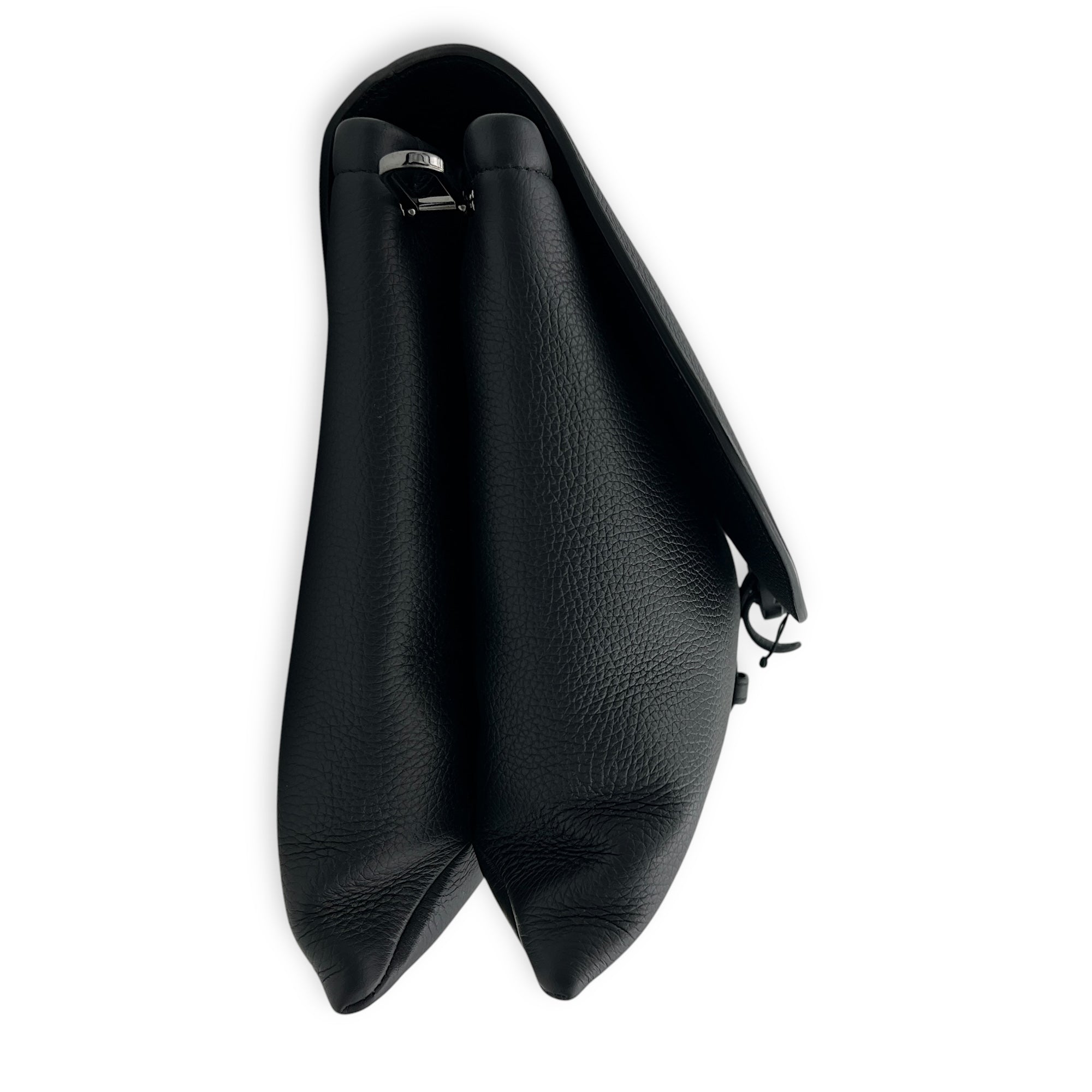Saddle Messenger Black in Calfskin, Ultramatte hardware