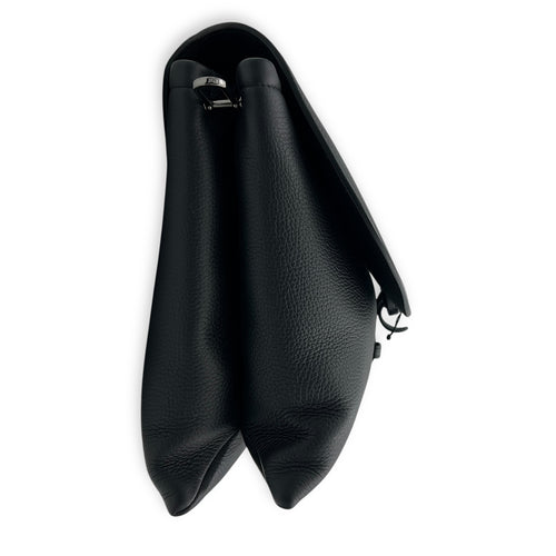 Saddle Messenger Black in Calfskin, Ultramatte hardware