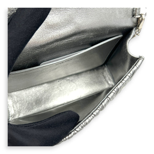 Matelassé Crossbody Bag Silver in Lambskin, Silver hardware