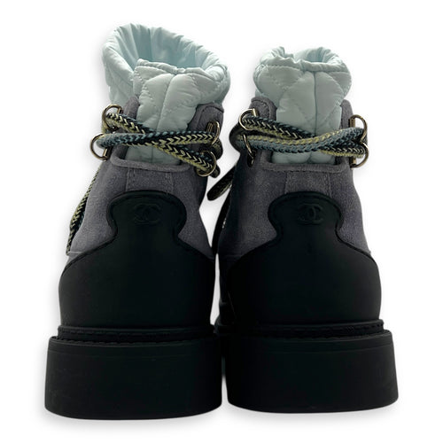 CC Padded Spiked 38 Grey Boots in Suede Leather, Gold hardware