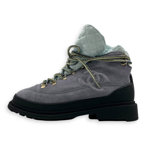 CC Padded Spiked 38 Grey Boots in Suede Leather, Gold hardware