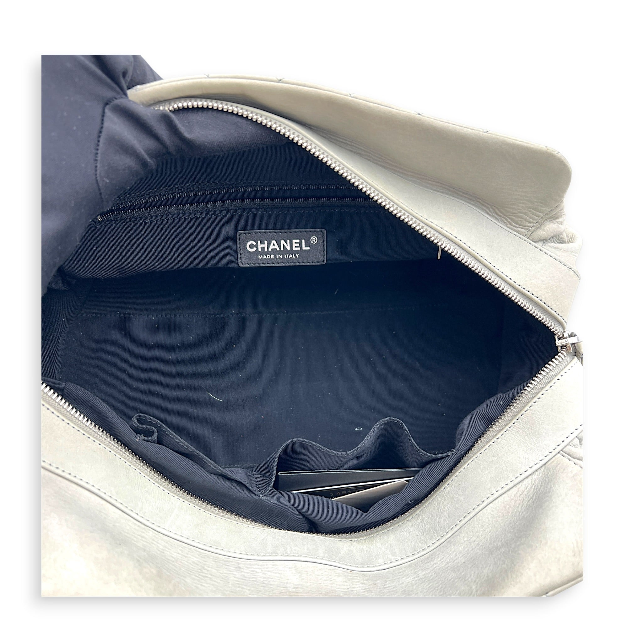 Chain White Shoulder Bag in Nubuck, Silver hardware