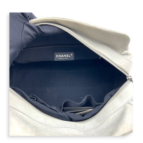 Chain White Shoulder Bag in Nubuck, Silver hardware