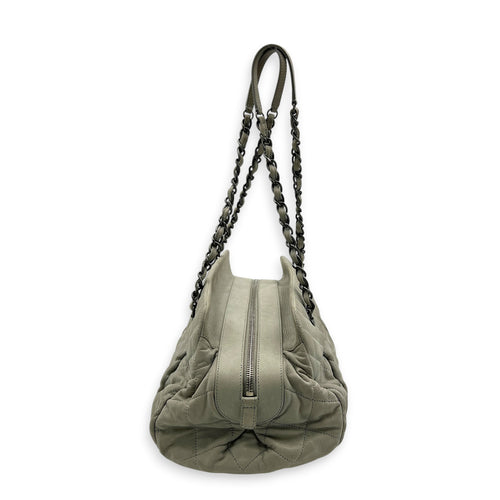 Chain White Shoulder Bag in Nubuck, Silver hardware
