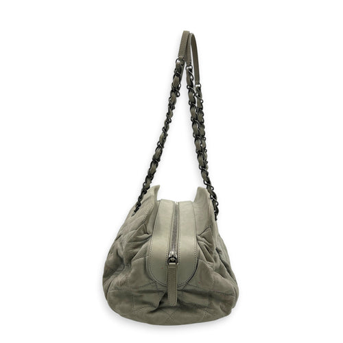 Chain White Shoulder Bag in Nubuck, Silver hardware