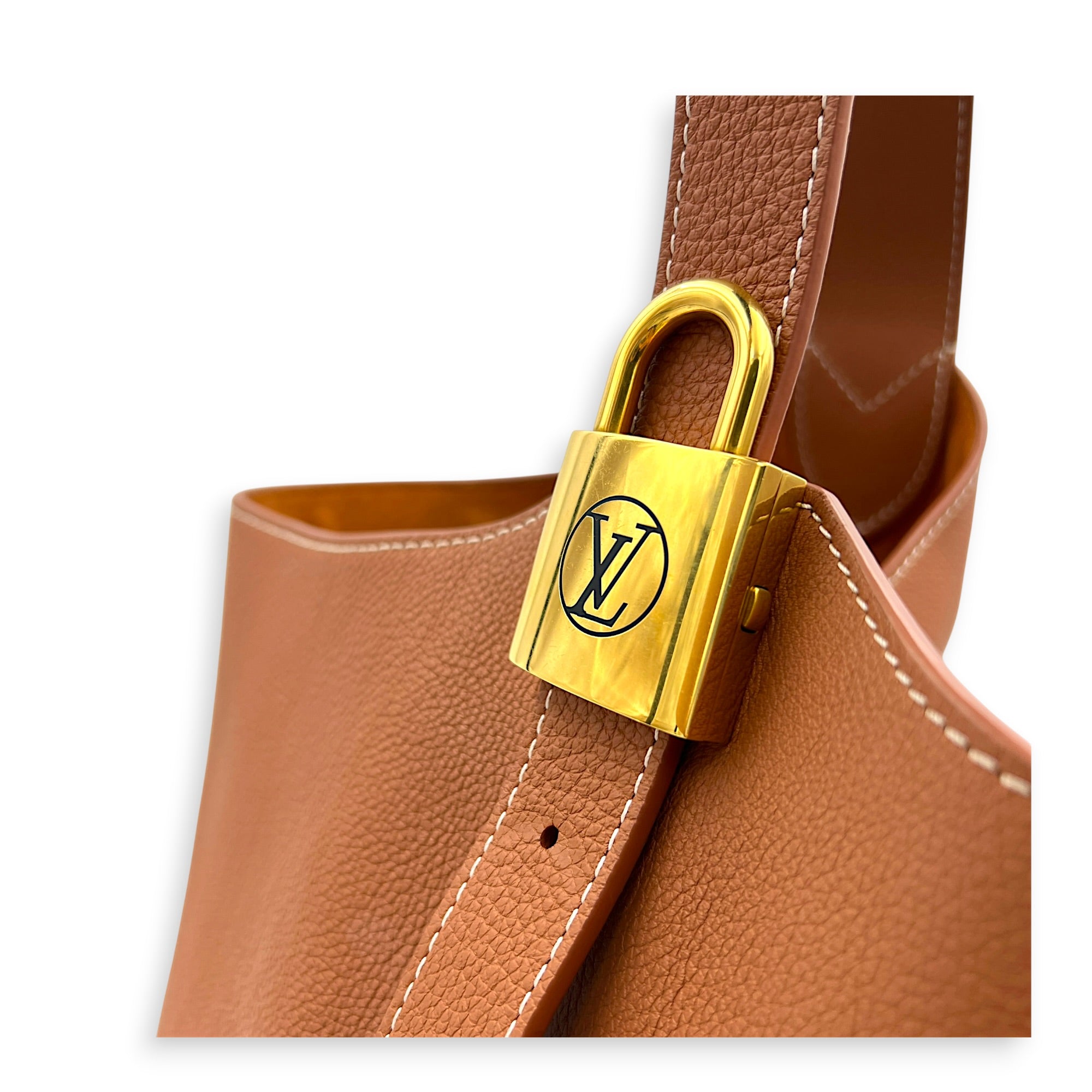 Low Key Hobo Brown Shoulder Bag in Taurillon Leather, Gold hardware