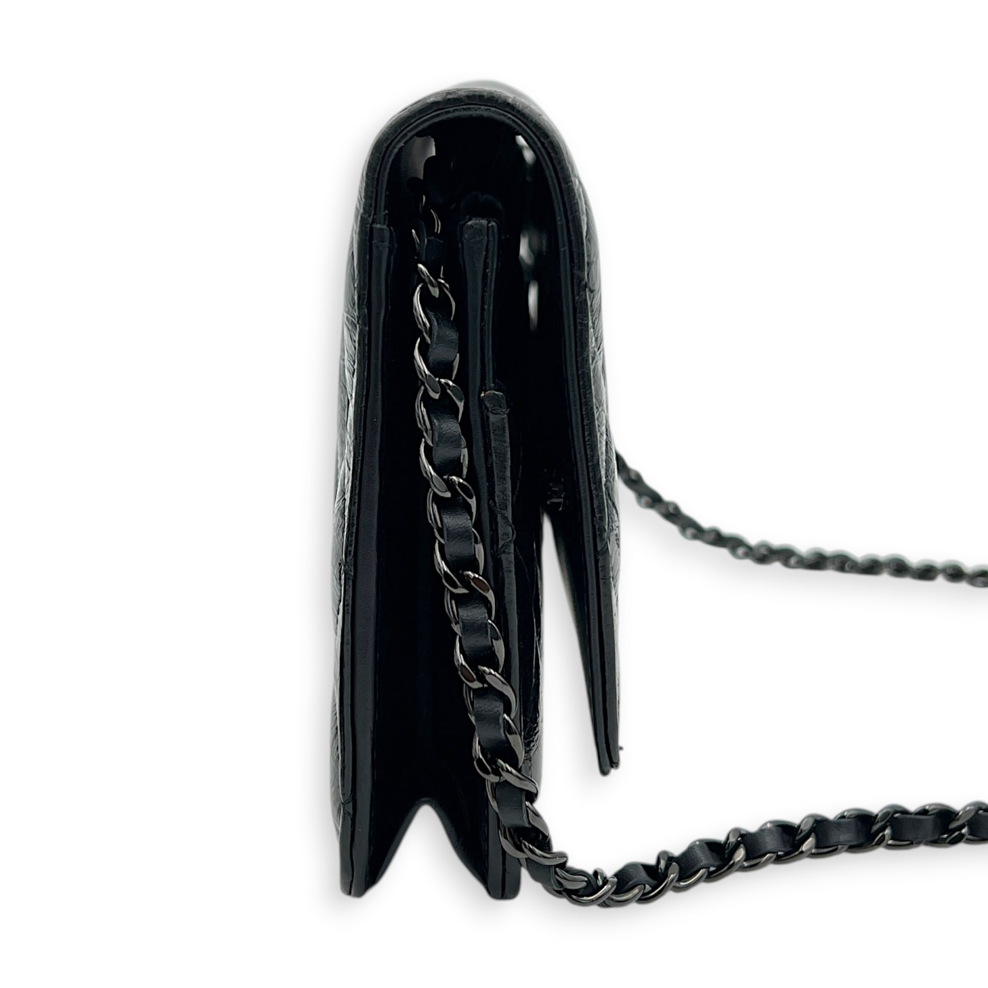 2.55 Black Wallet On Chain in Crinkled Patent, So Black hardware