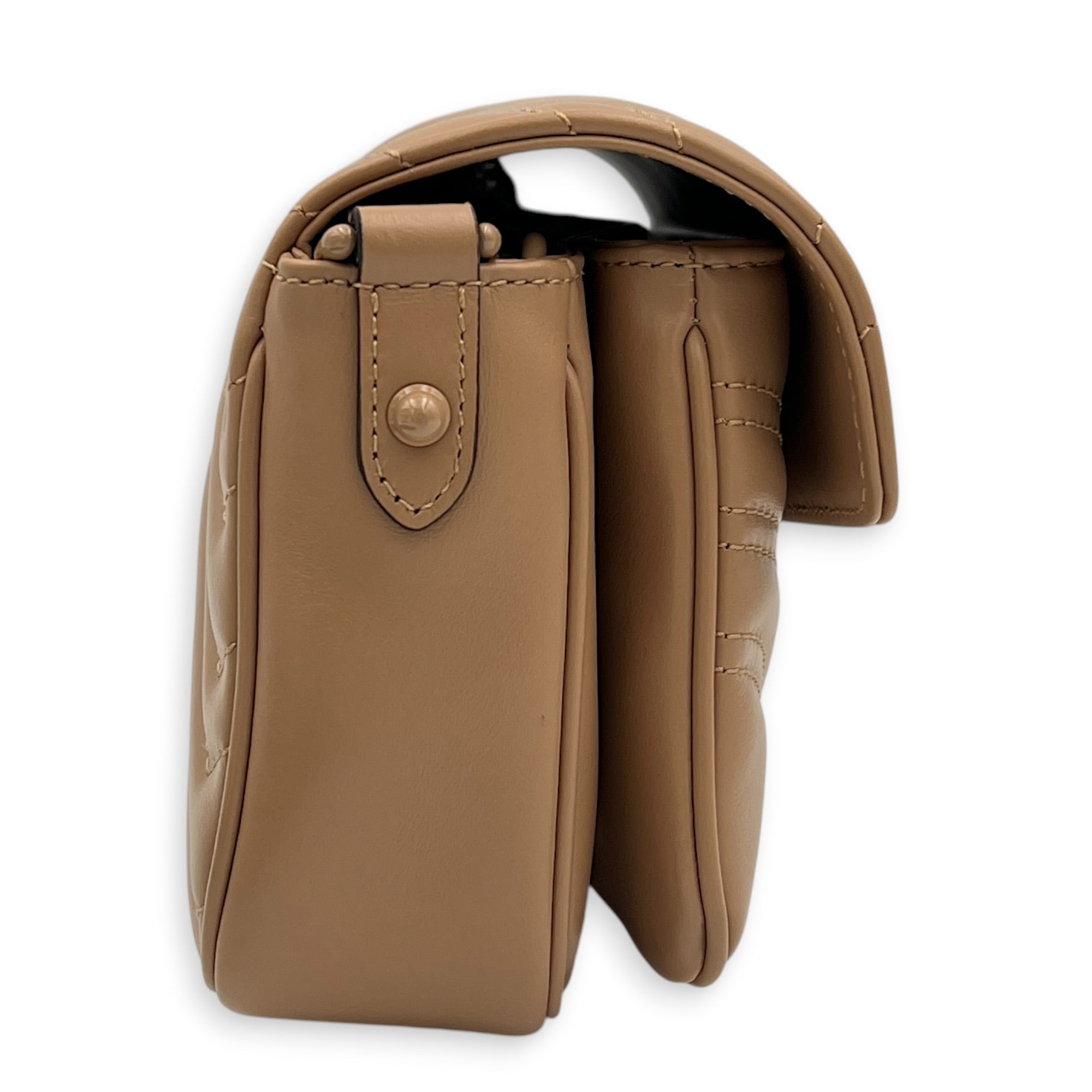 GG Marmont Beige Shoulder Bag in Calfskin, Enamel hardware