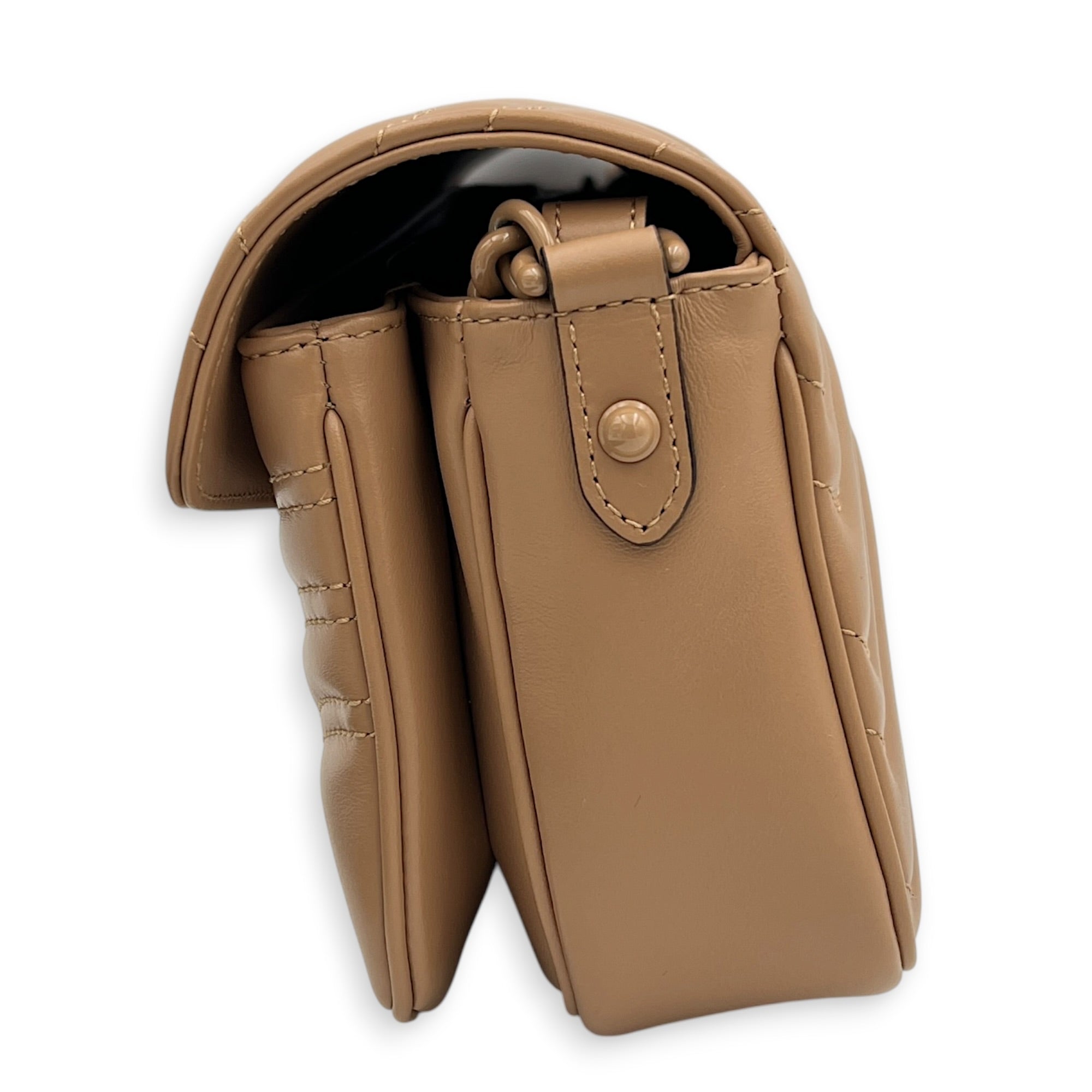 GG Marmont Beige Shoulder Bag in Calfskin, Enamel hardware