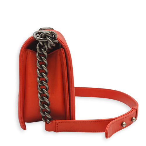 Chevron Le Boy Medium Red Shoulder Bag in Calfskin, Ruthenium hardware