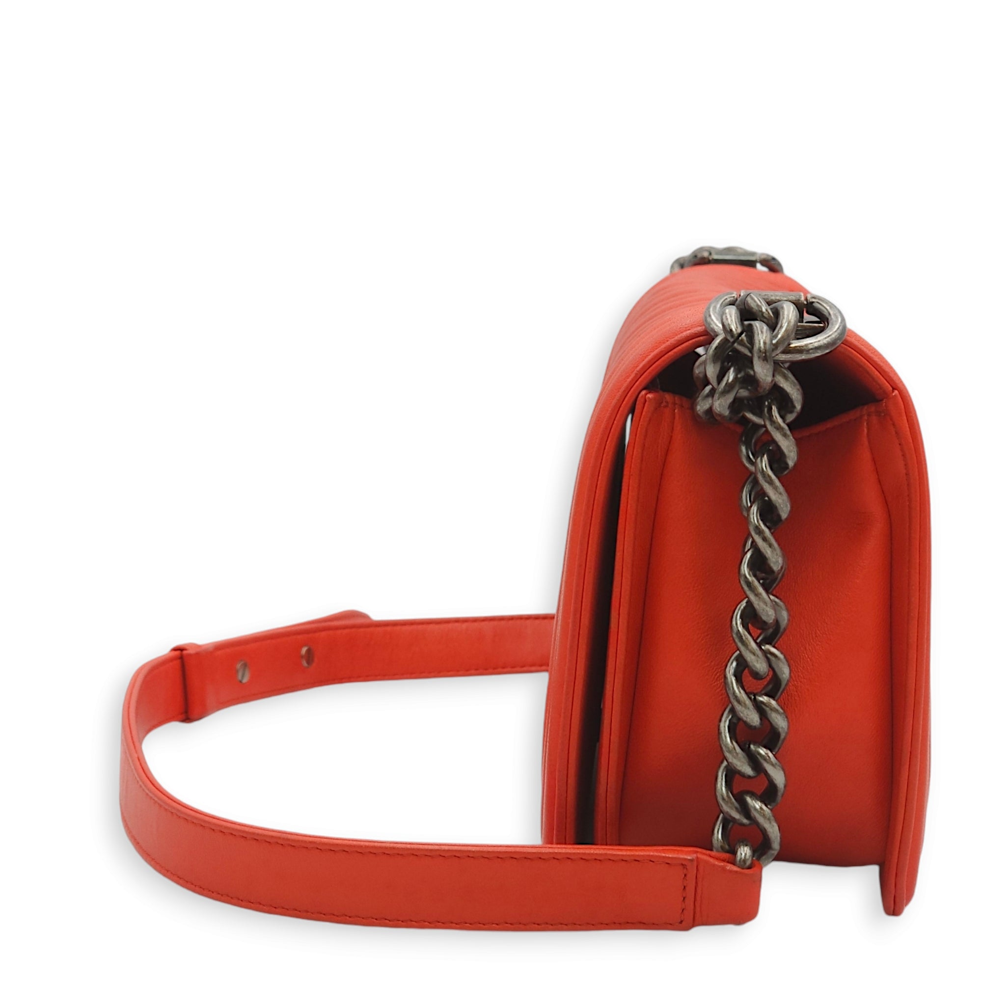 Chevron Le Boy Medium Red Shoulder Bag in Calfskin, Ruthenium hardware