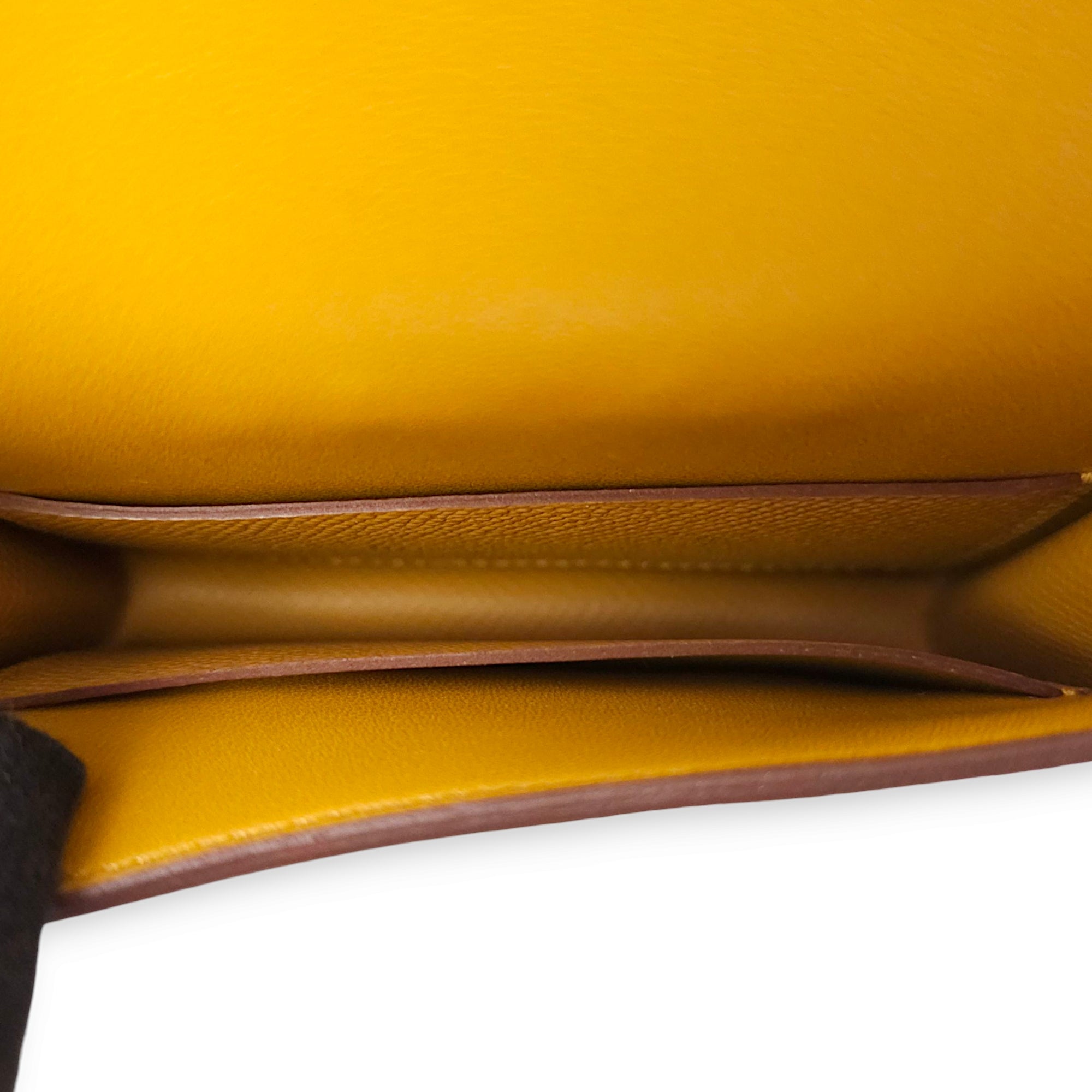 Constance Slim Sesame Wallet in Epsom, Palladium hardware