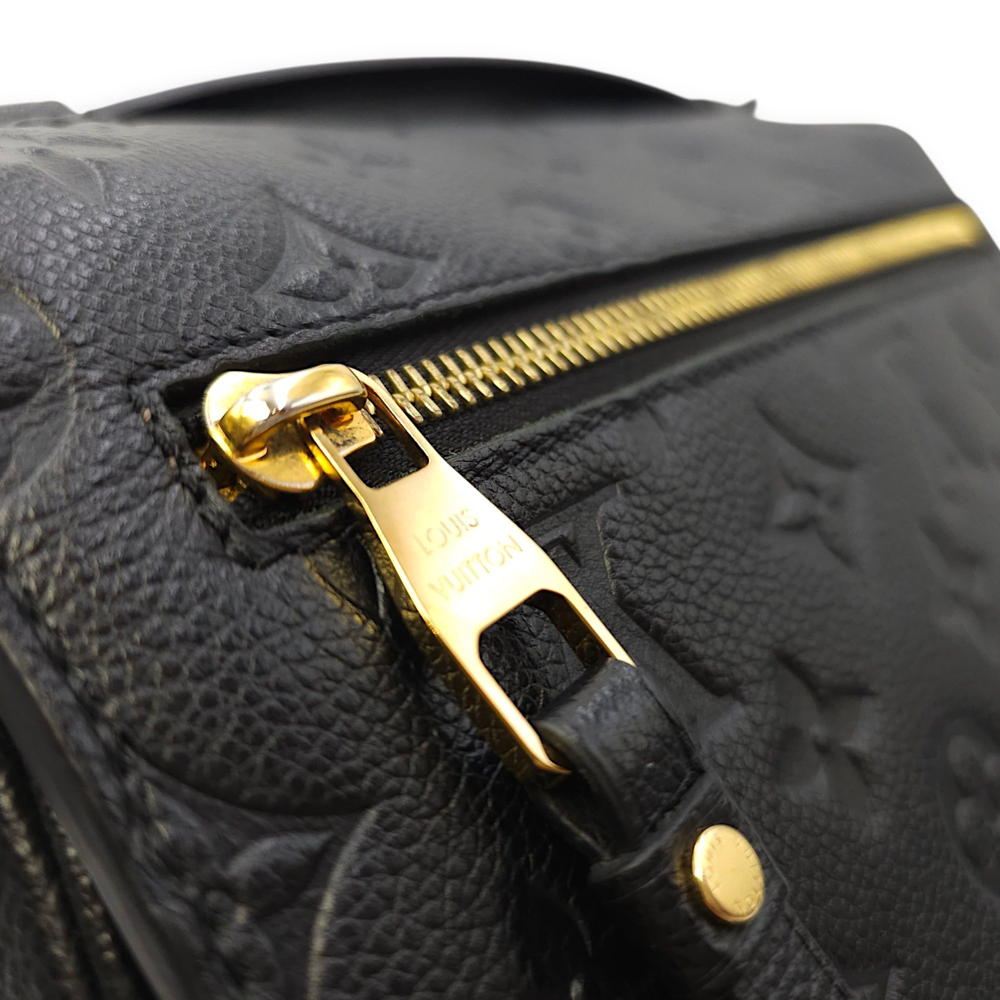Pochette Metis MM Black Crossbody Bag in Empriente Leather, Gold hardware