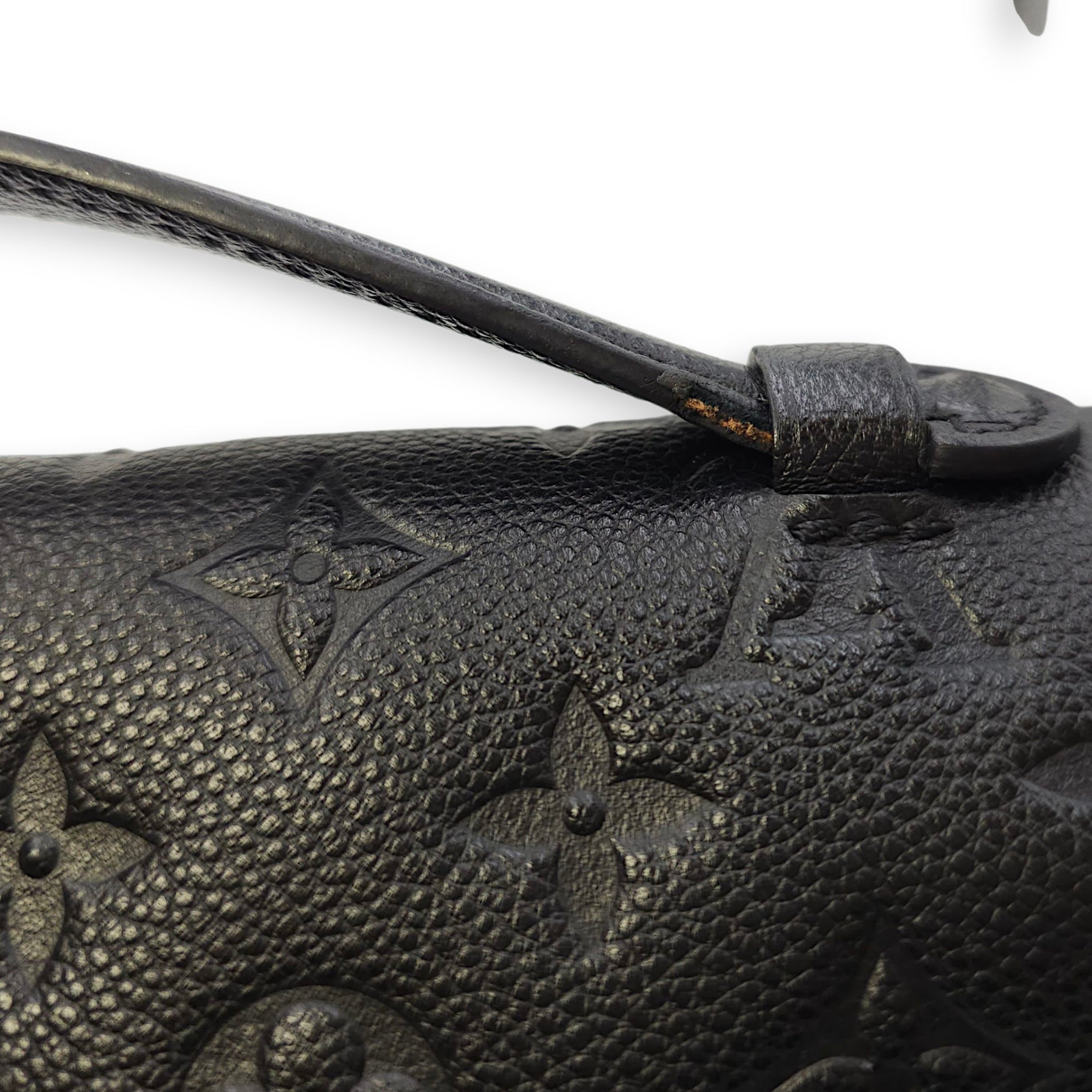 Pochette Metis MM Black Crossbody Bag in Empriente Leather, Gold hardware