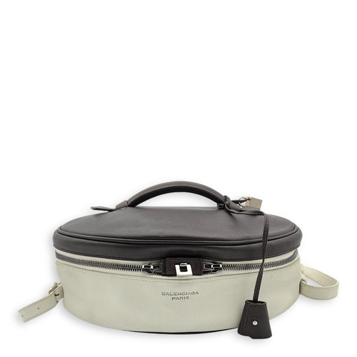 Balenciaga Round Top Handle Bag Black in Calfskin, Silver hardware_1