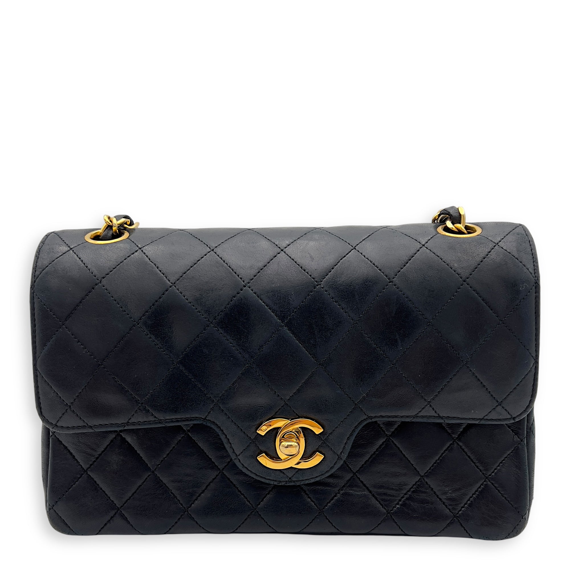 Chanel CC Flap Classic Vintage Shoulder Bag Black in Lambskin, Gold hardware_1