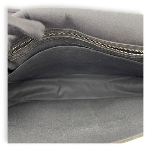Louis Vuitton Messenger Crossbody Bag MM Black in Taiga Leather, Silver hardware_6