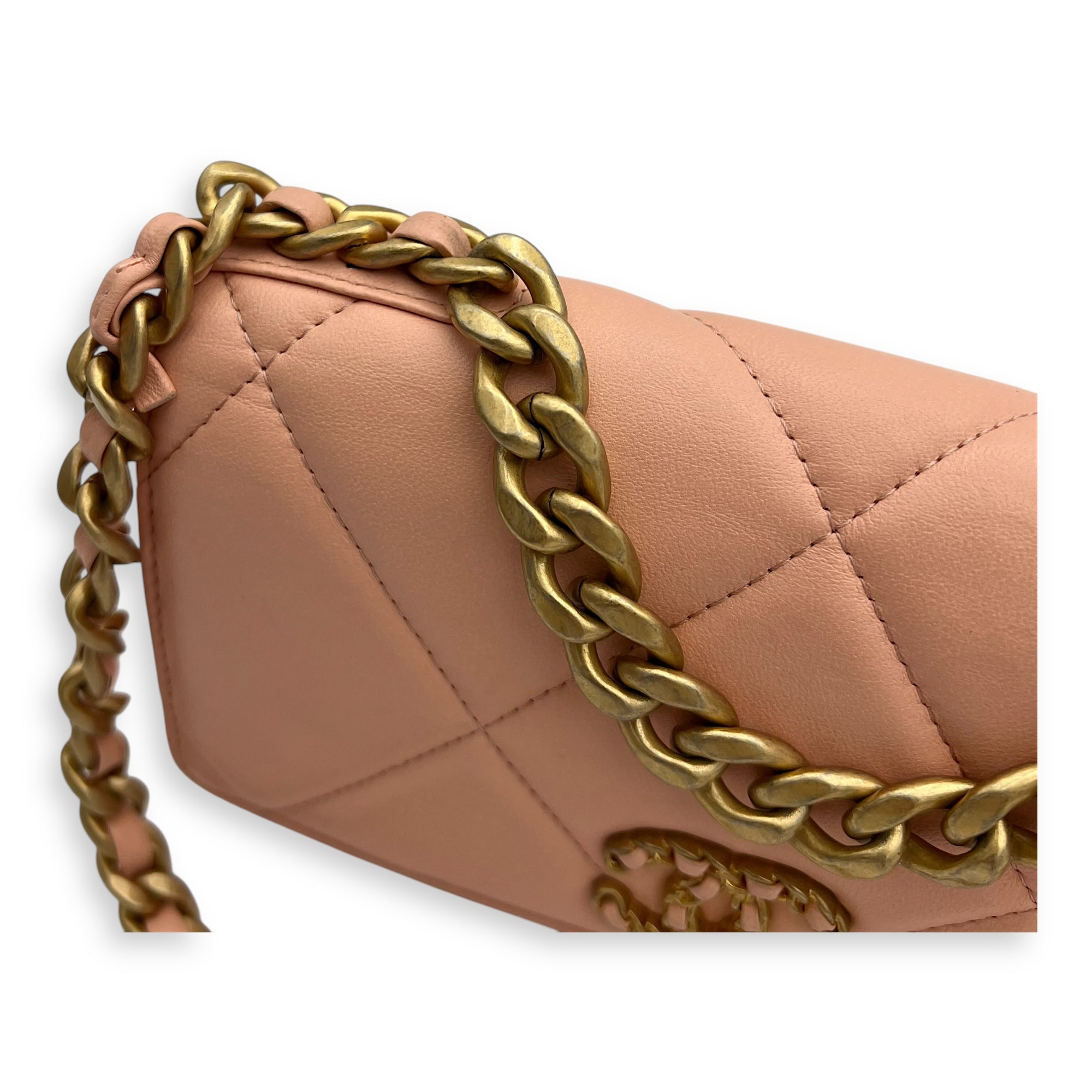 Chanel C19 Wallet On Chain Peach in Lambskin, Mixed hardware_14
