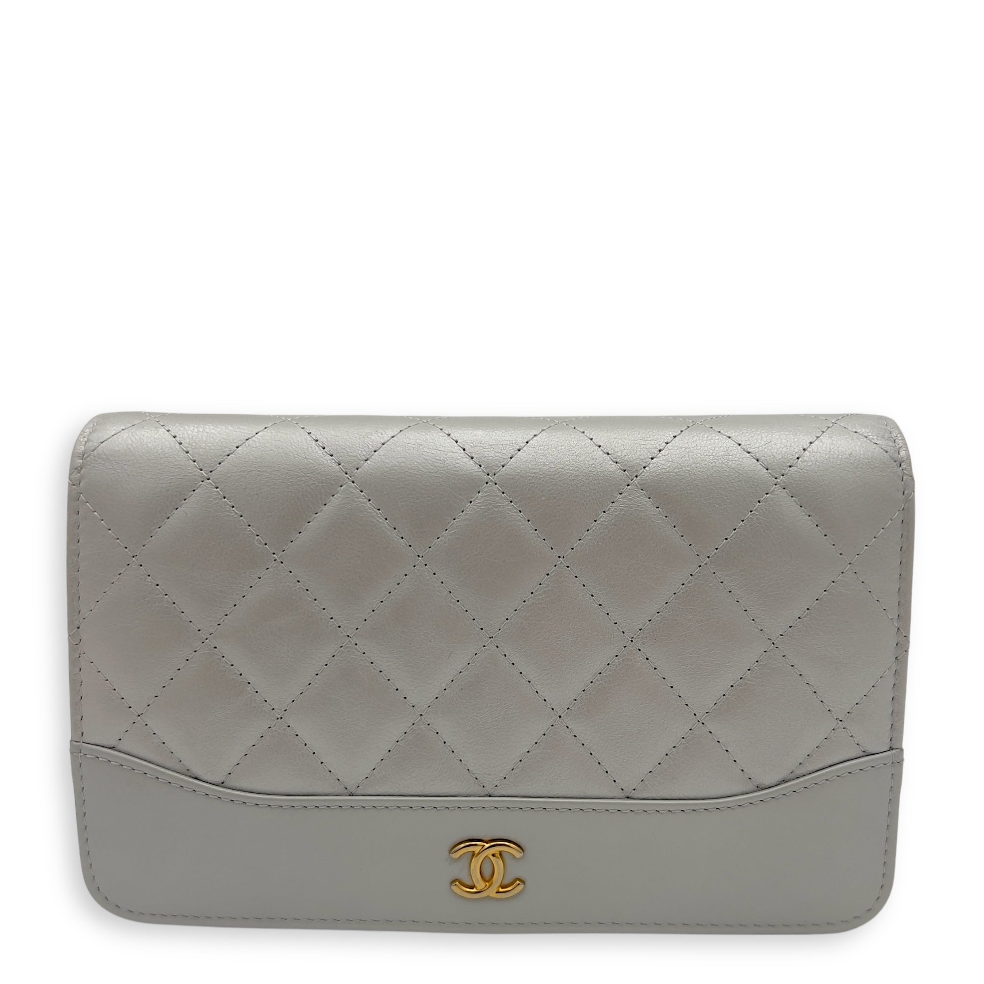 Chanel Gabrielle Wallet On Chain Pearly in Lambskin, Gold hardware_1