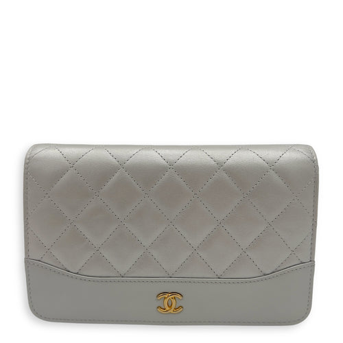Chanel Gabrielle Wallet On Chain Pearly in Lambskin, Gold hardware_1