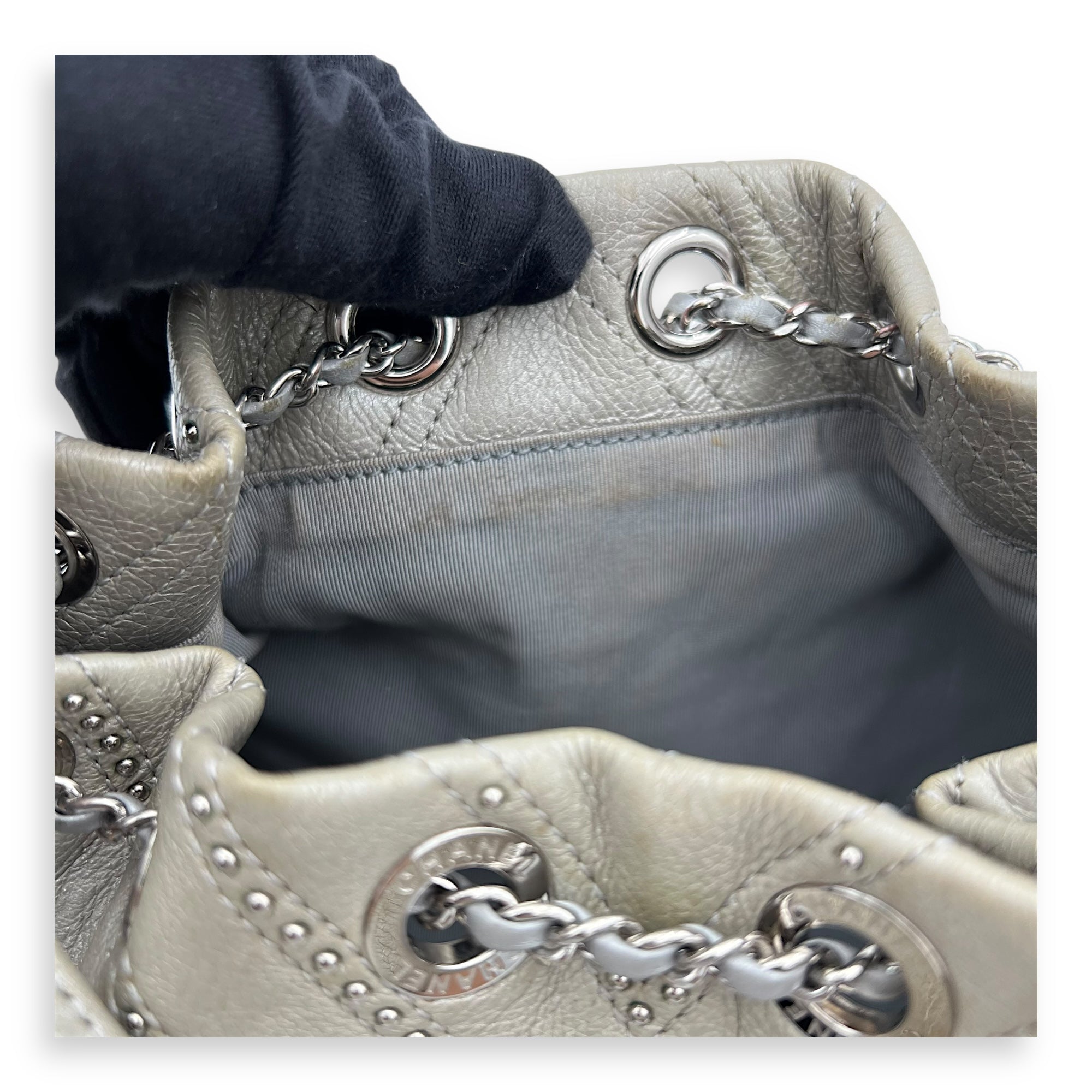Chanel CC Chevron Bucket Bag Silver in Calfskin, Silver hardware_8