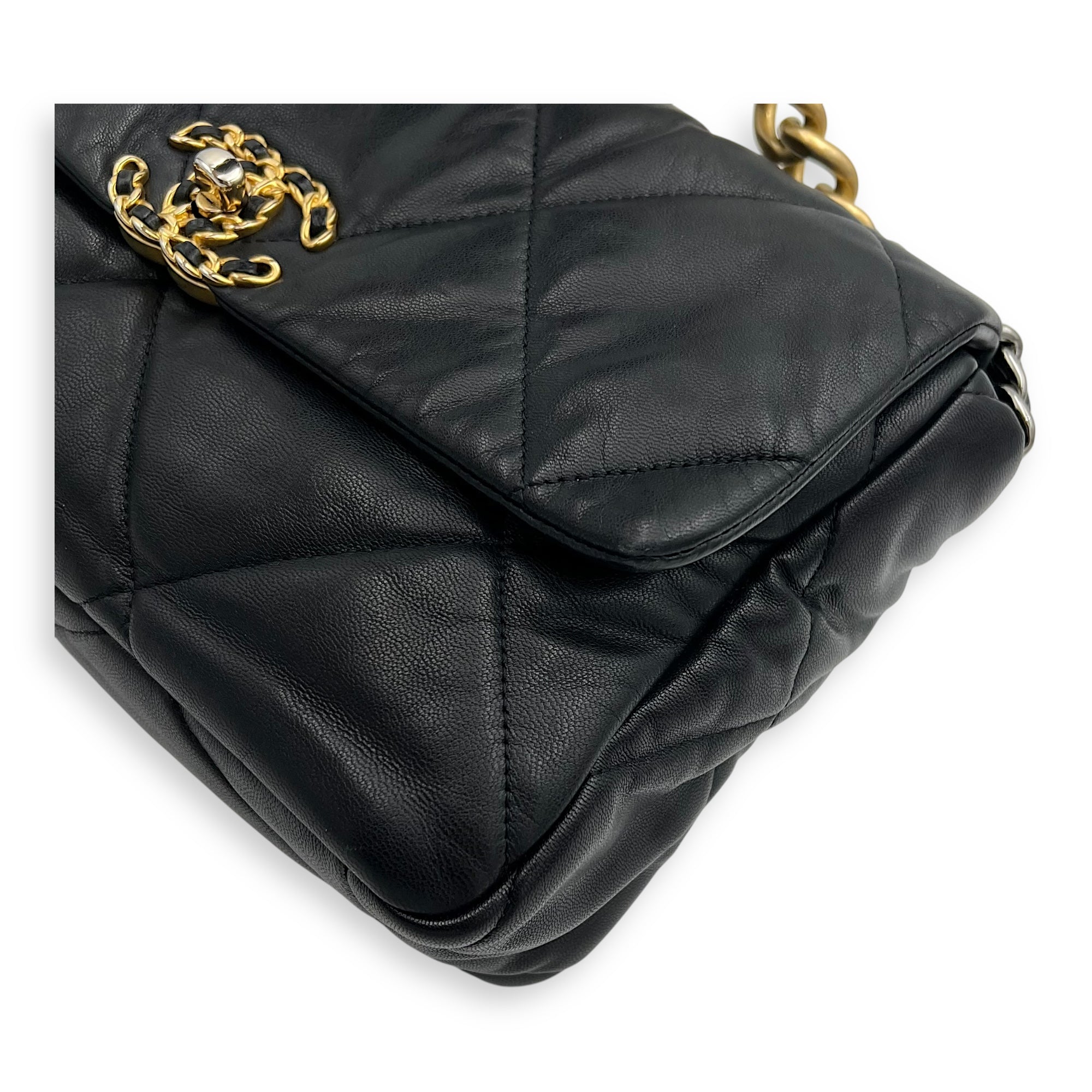 Chanel C19 Large Black Shoulder Bag in Goat Leather, Mixed hardware_13