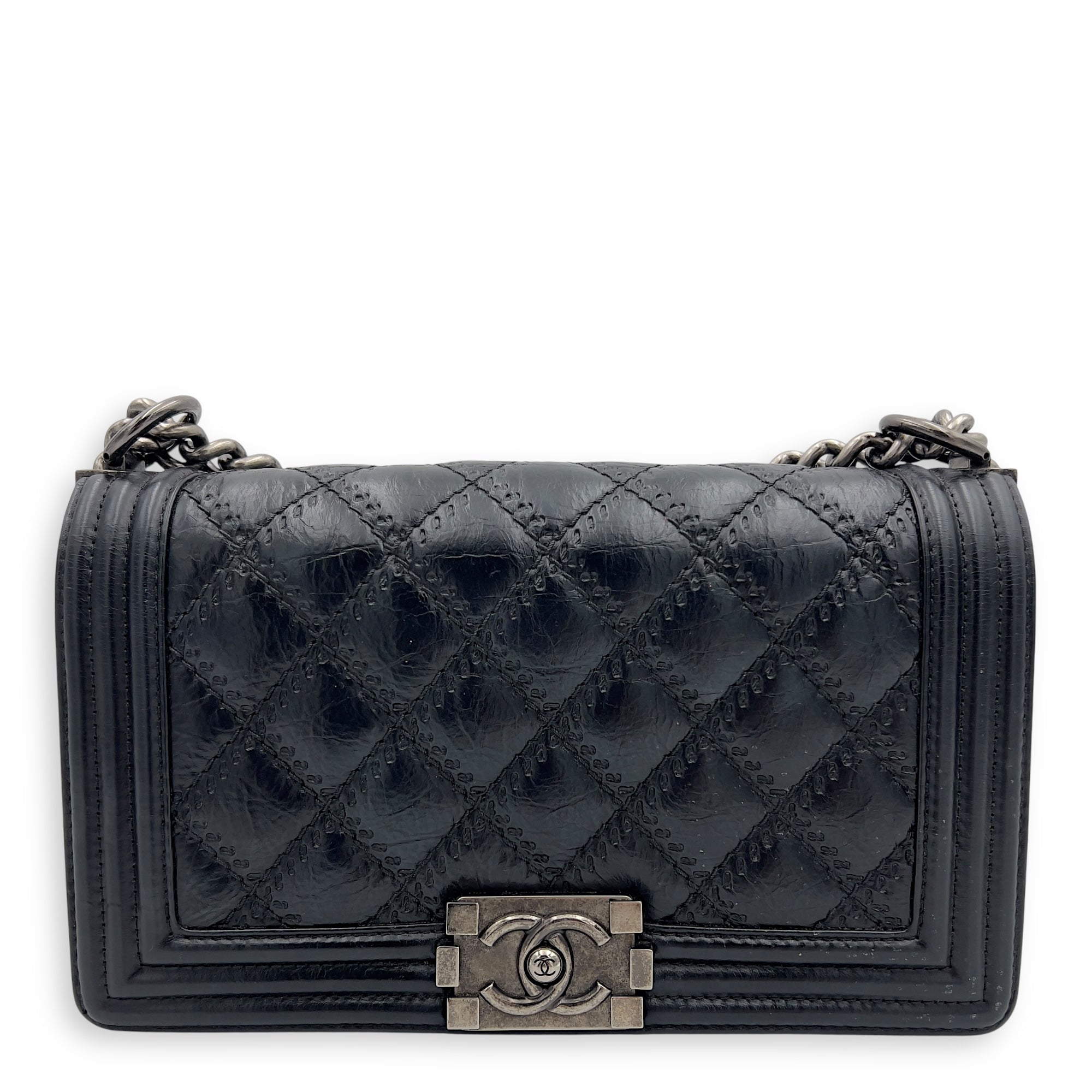 Chanel Boy Medium Black Shoulder Bag in Calfskin, Ruthenium hardware_1