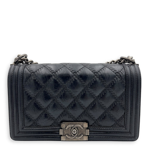 Chanel Boy Medium Black Shoulder Bag in Calfskin, Ruthenium hardware_1