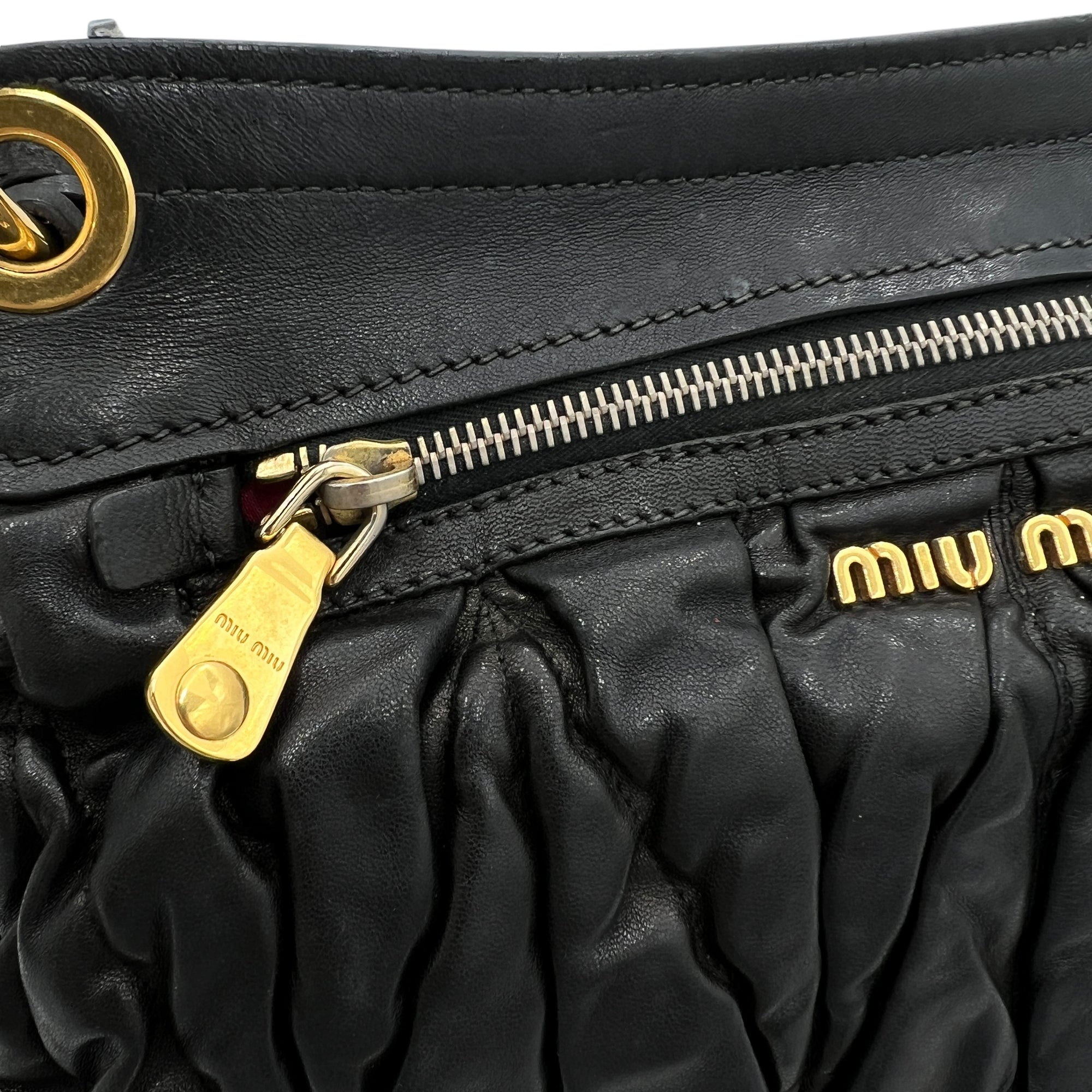 Matelassé Shoulder Bag Black in Lambskin, Gold hardware