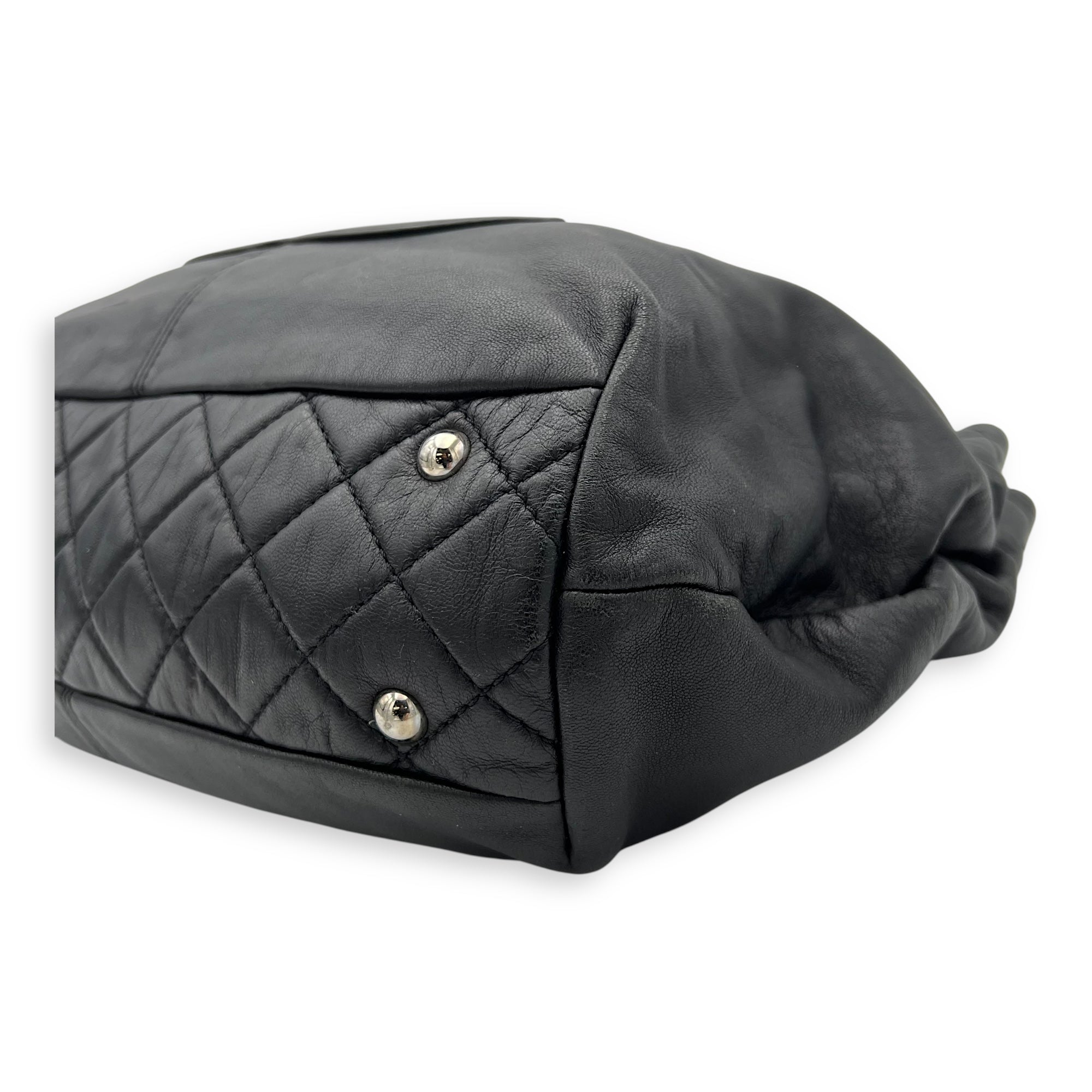 Chanel CC Tote Bag Black in Lambskin, Silver hardware_8