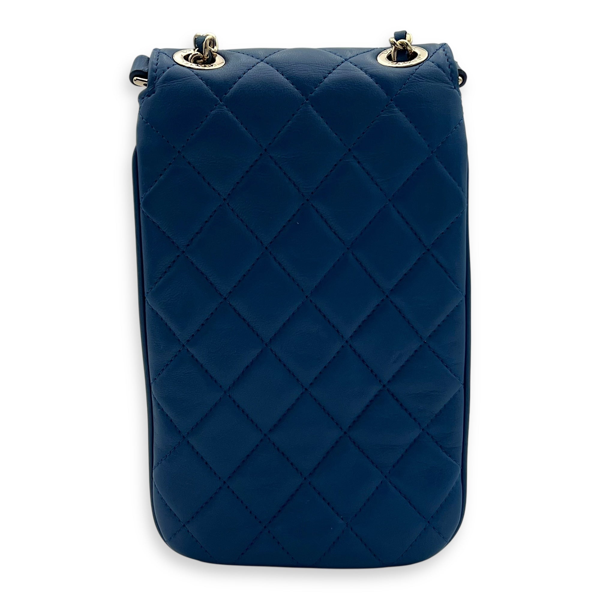 Chanel CC Pouch Blue in Lambskin, Gold hardware_2
