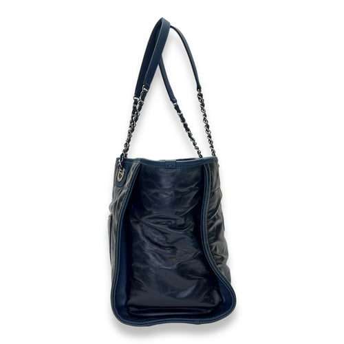 Deauville Medium Blue Tote Bag in Calfskin, Silver hardware