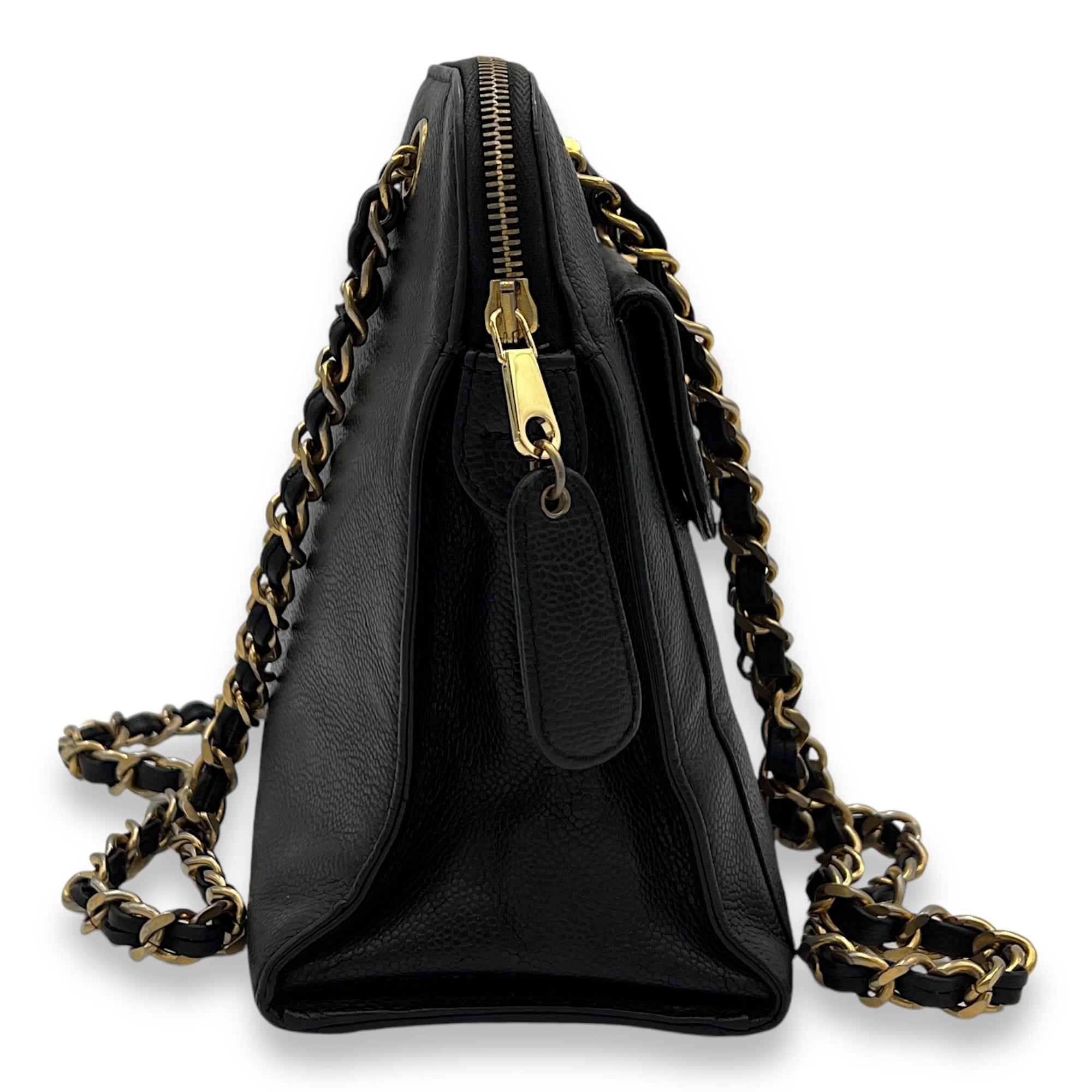 Vintage Shoulder Bag Black in Caviar Leather, Gold hardware