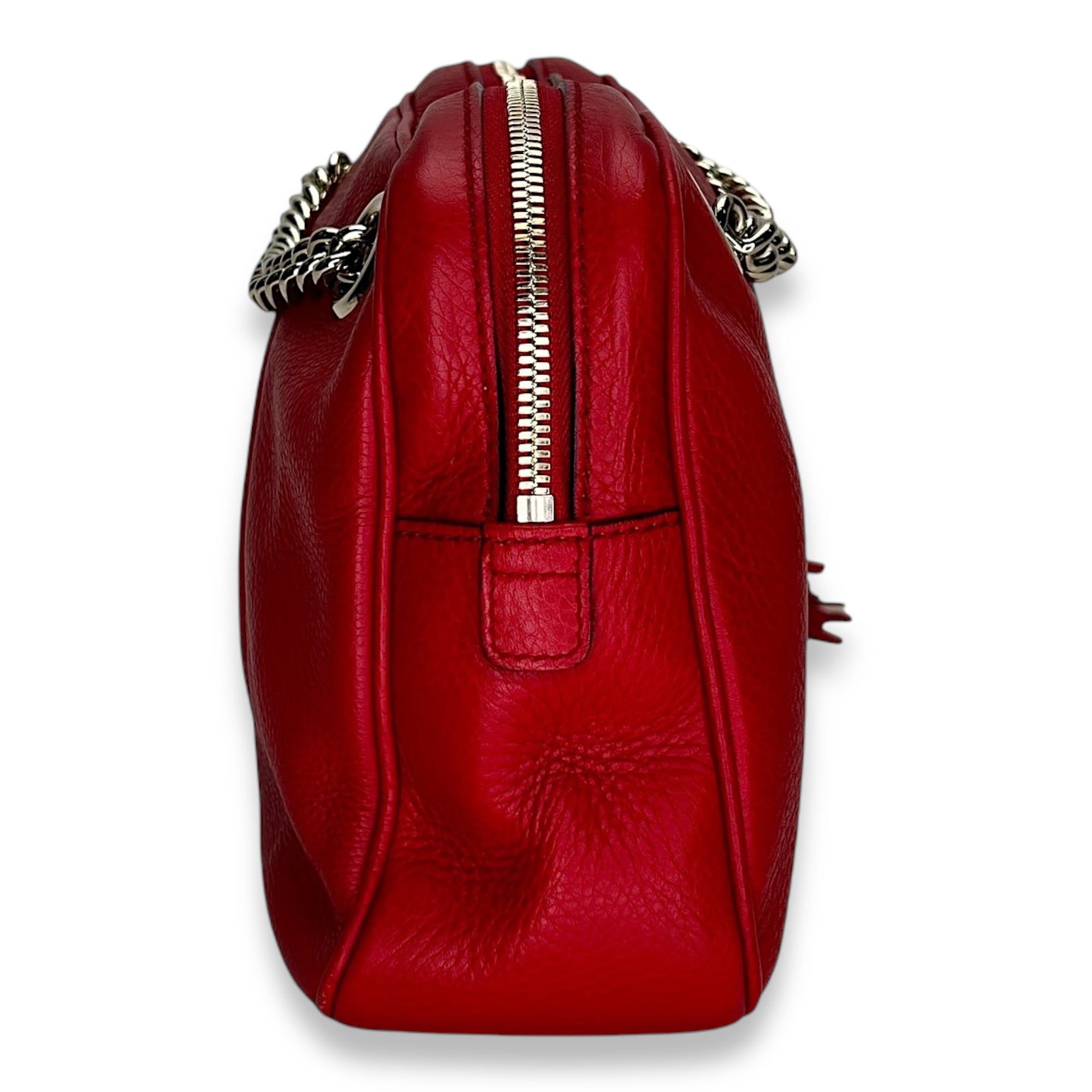 Soho Chain  Shoulder Bag Red in Calfskin, Light Gold