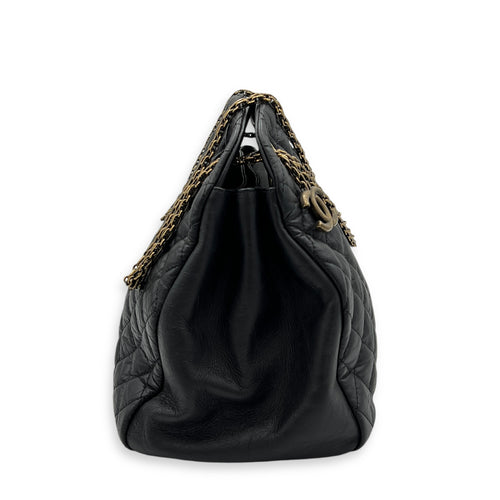 Mademoiselle Shoulder Bag Black in Calfskin, Gold hardware