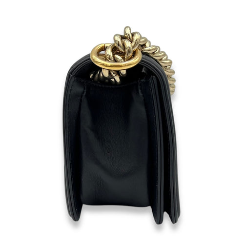 Chanel Boy Shoulder Bag Black in Calfskin, Gold hardware_3