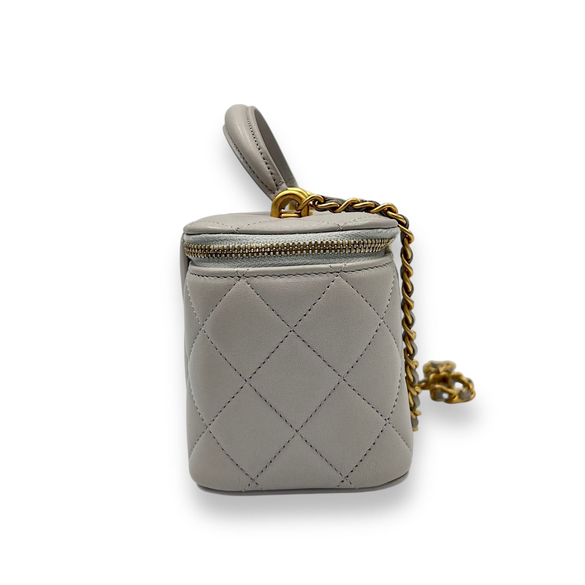 Chanel CC Vanity Bag Grey in Lambskin, Gold hardware_3