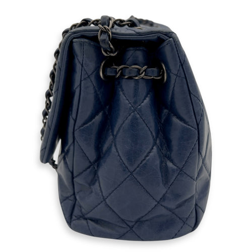 Chanel Flap Blue Shoulder Bag in Calfskin, Ruthenium hardware_3