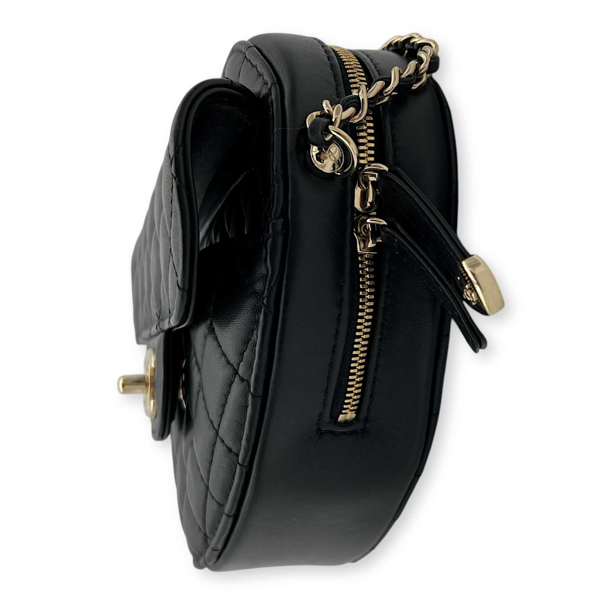 Chanel Heart Medium Black Crossbody Bag in Lambskin, Gold hardware_3