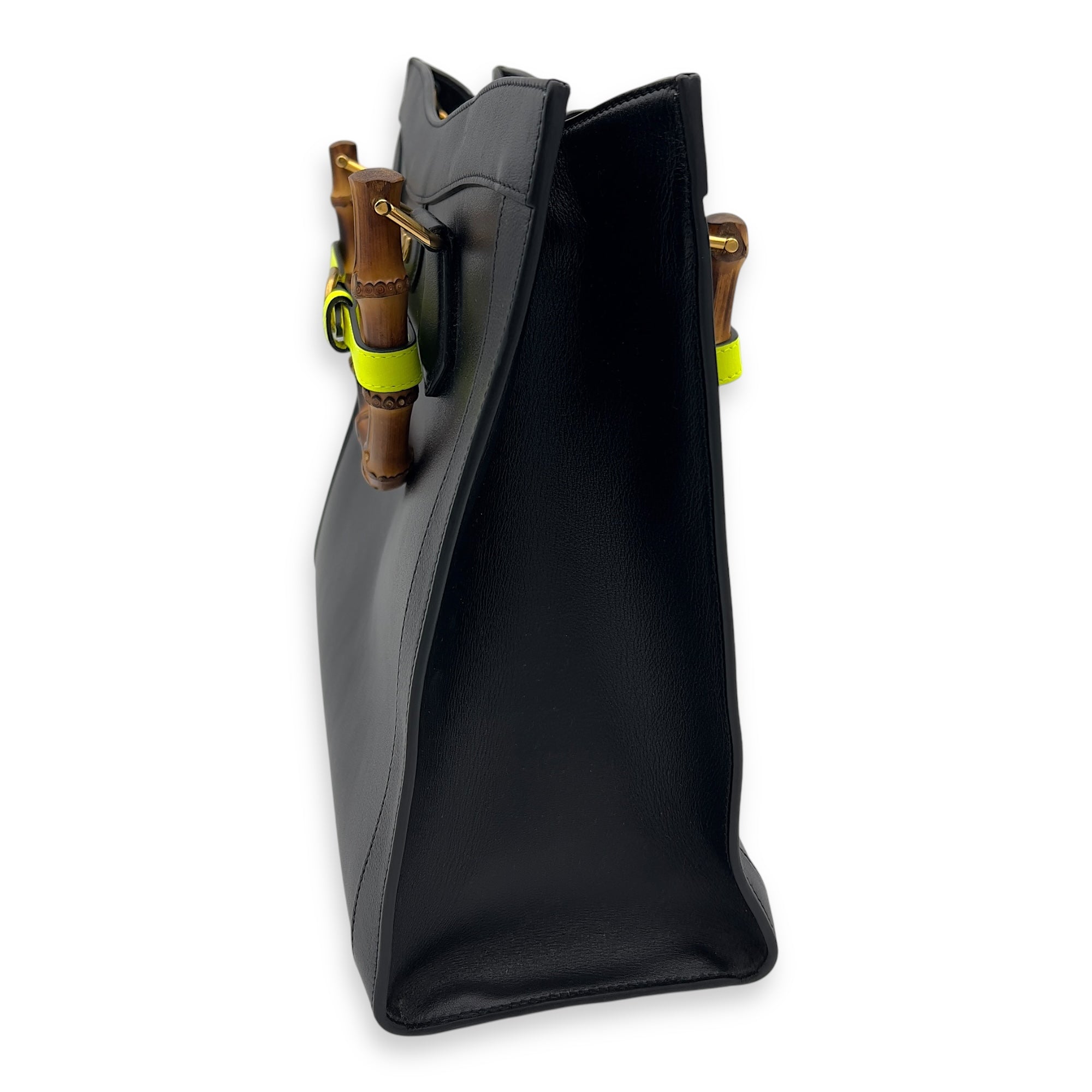 Gucci Diana Top Handle Bag Black in Calfskin, Gold hardware_3